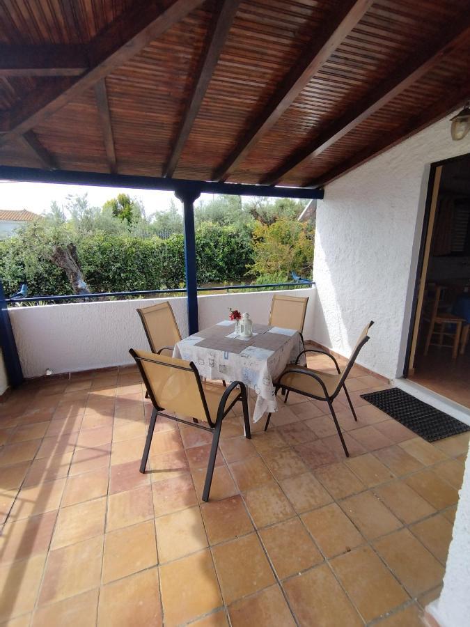 Takis Haikos House Two Minutes Walk To The Beach Peroulia Vounária Eksteriør billede