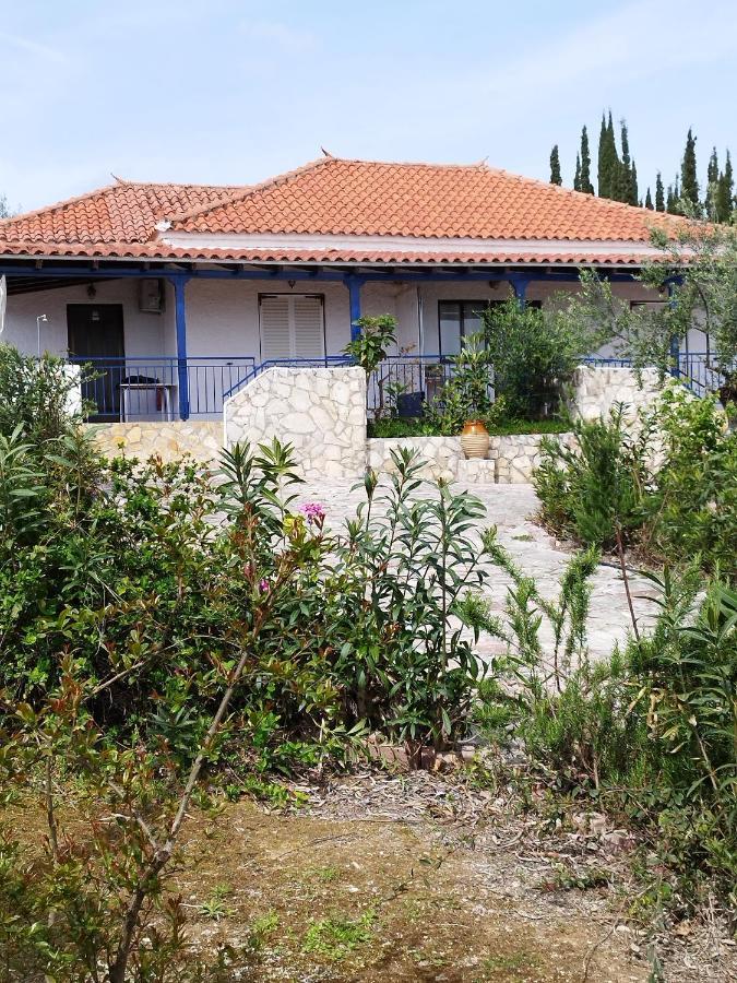 Takis Haikos House Two Minutes Walk To The Beach Peroulia Vounária Eksteriør billede