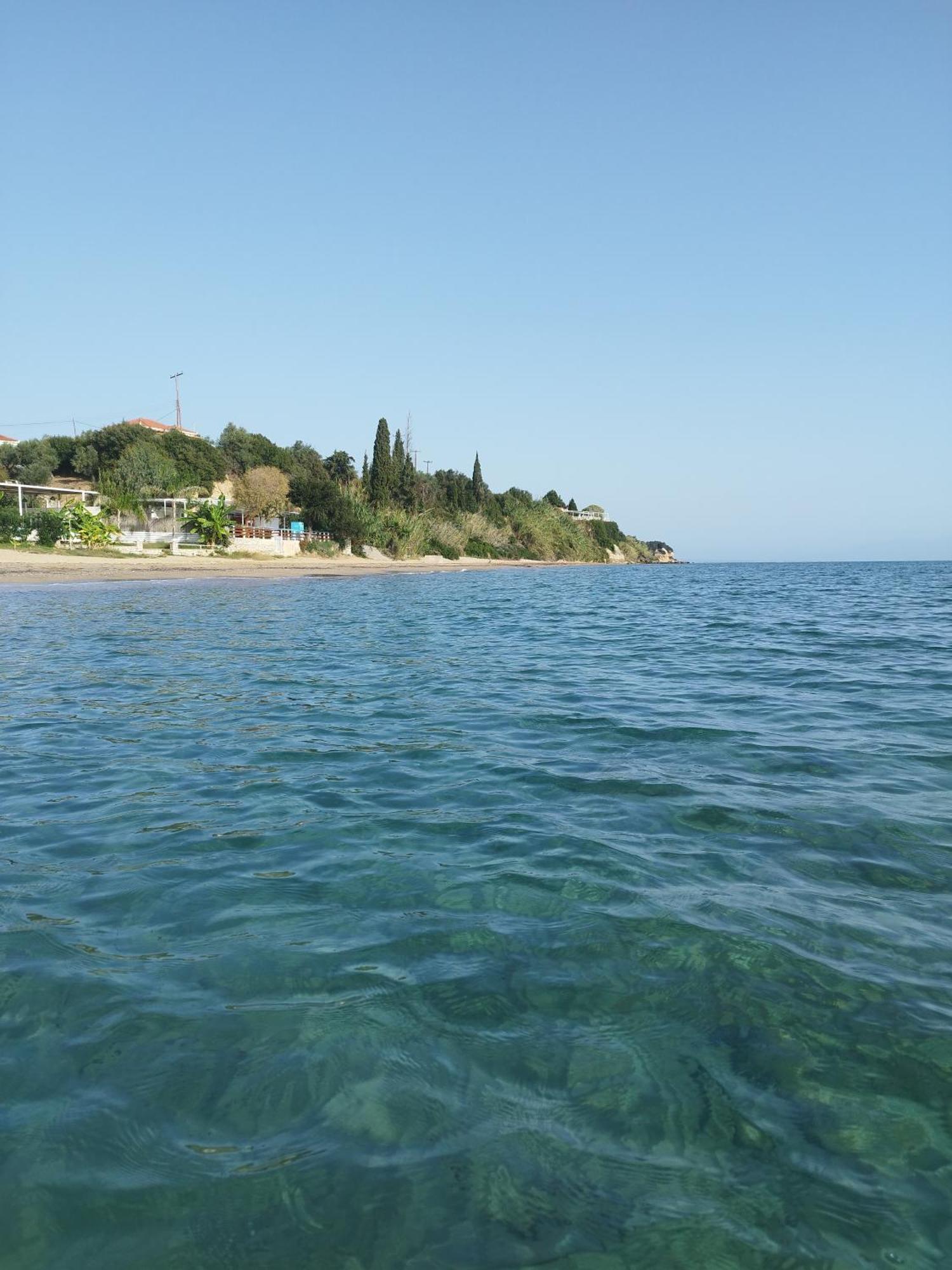 Takis Haikos House Two Minutes Walk To The Beach Peroulia Vounária Eksteriør billede