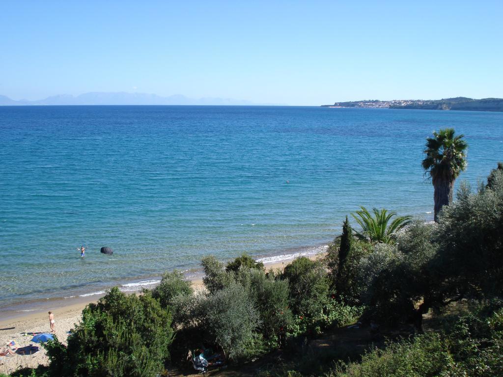 Takis Haikos House Two Minutes Walk To The Beach Peroulia Vounária Eksteriør billede